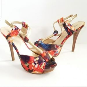 Apt 9. size  10 Apmanda Floral Multicolor Sandals